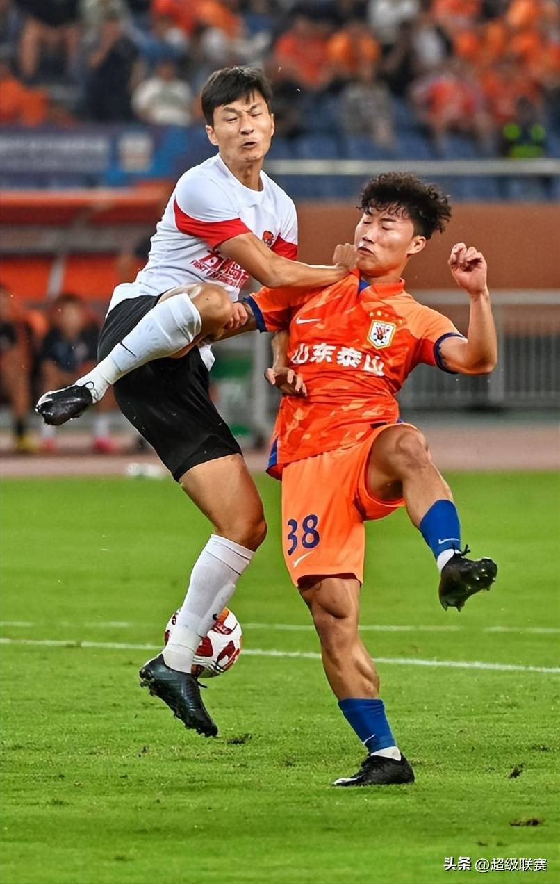 爱游戏体育-转折点山东泰山豪取连胜,法甲窗口期攻防权衡,球迷炸锅,数据趋势出现新变化的简单介绍