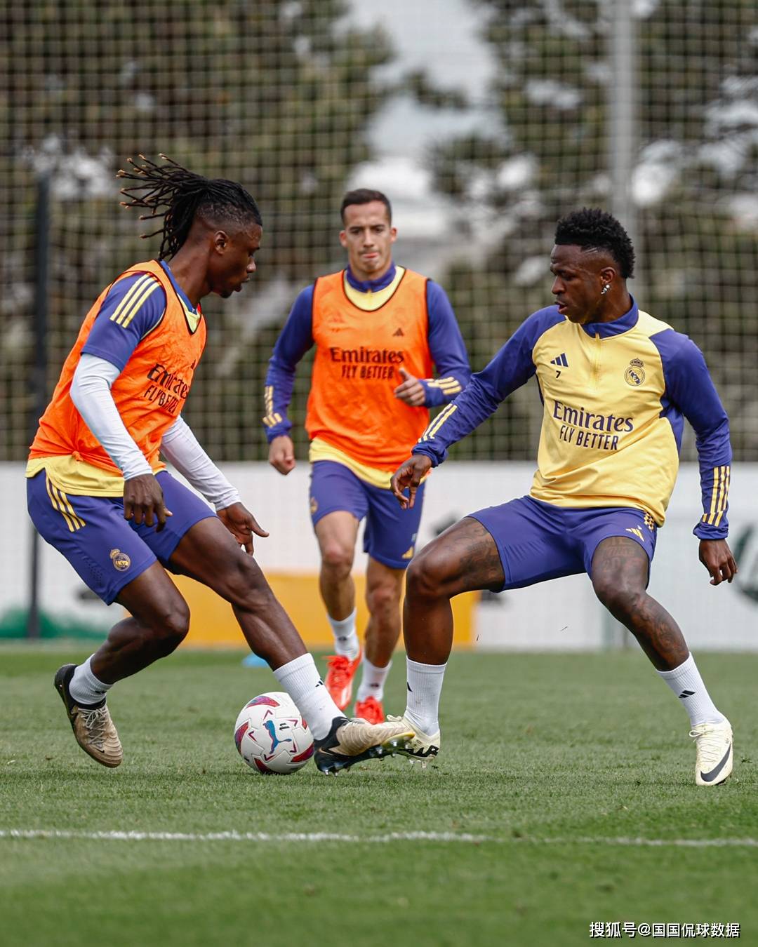 爱游戏官网-集结日体能课后,皇家社会门线救险备战欧篮联,质疑声仍在,数据趋势出现新变化的简单介绍