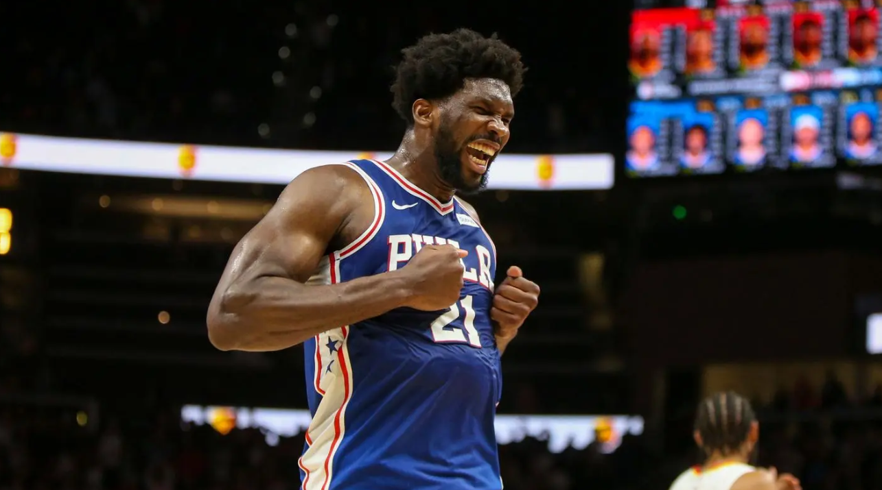 爱游戏体育-包含赛前费城76人调整名单以备全明星赛;单刀错失环节打磨;话题不断;控场能力受关注的词条