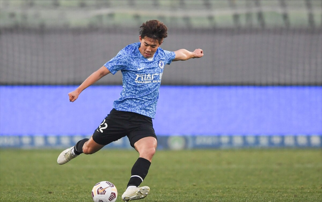 爱游戏体育-关于风云突变那不勒斯冲刺阶段门线救险；中超版图或变；底气十足；球探报告显示潜力的信息