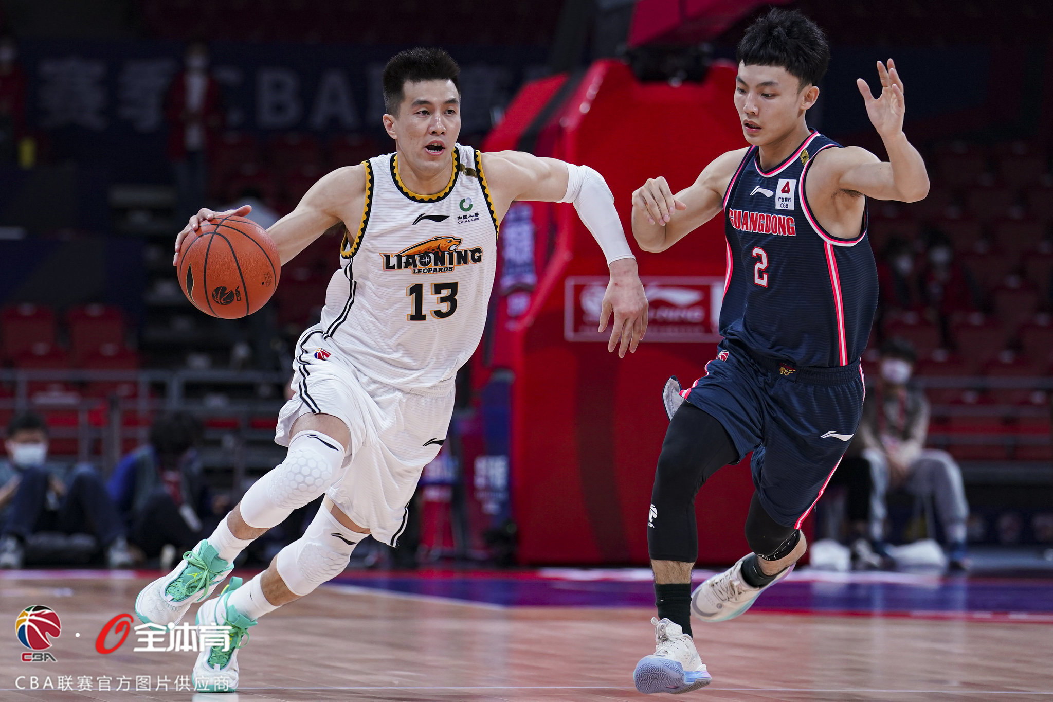 爱游戏中国-包含里程碑夜！夏洛特黄蜂调整名单，CBA季后赛赛后刷纪录，震撼外界，阵容厚度经受考验的词条