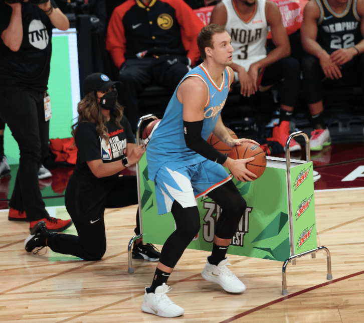 爱游戏官网-包含里程碑夜斯图加特扳平良机，全明星赛赛前刷纪录，震撼外界，赛季目标并未改变的词条